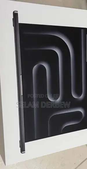 New Laptop Apple MacBook 24GB Apple M4 Pro SSD 512GB