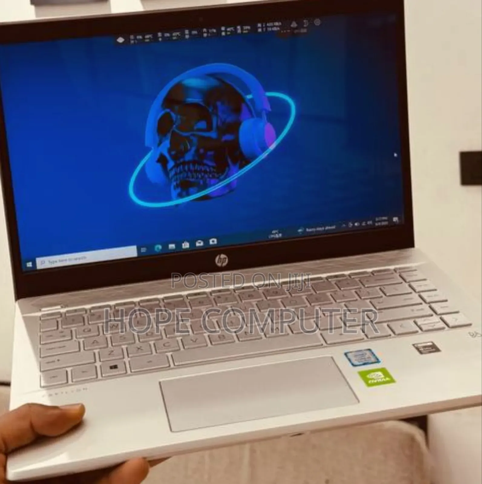 New Laptop HP Pavilion 15 8GB Intel Core I5 SSD 256GB