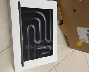 New Laptop Apple MacBook Pro 2024 M4 14-Inch 24GB Intel SSD 512GB