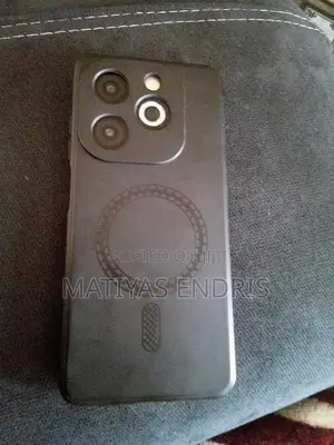 Photo - Infinix S5 ( X652) 128 GB Gold