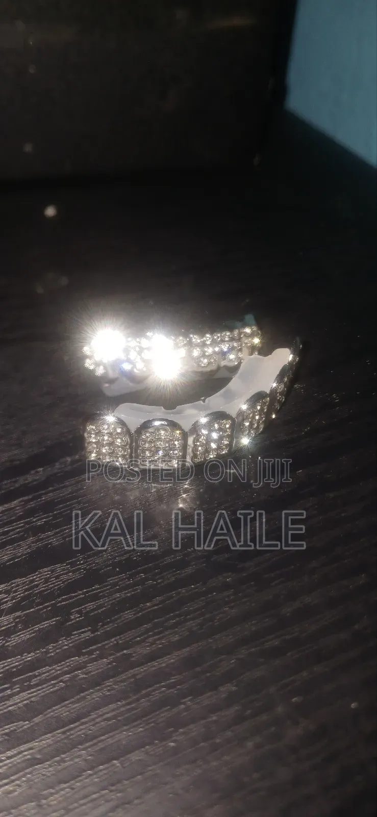 Teeth Iced Grillz With Free Delivery