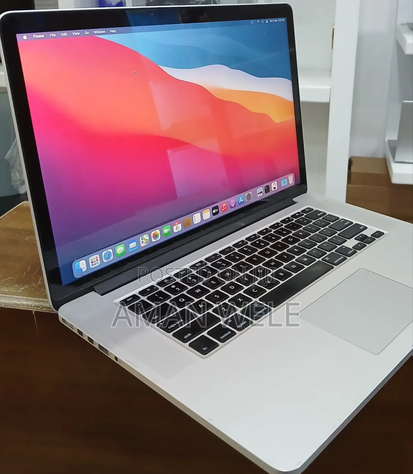 New Laptop Apple MacBook Pro 2015 16GB Intel Core I7 SSD 256GB