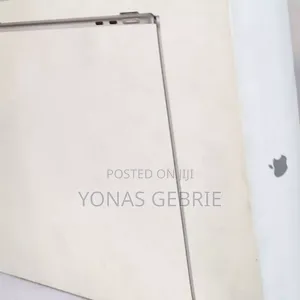 New Laptop Apple MacBook Air 2025 M4 13-Inch 16GB Apple M4 SSD 256GB