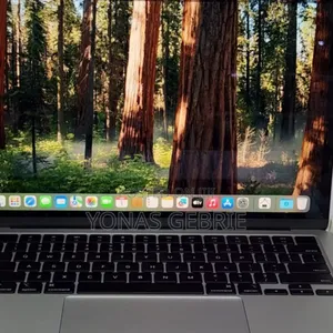 New Laptop Apple MacBook Air 2025 M4 13-Inch 16GB Apple M4 SSD 256GB