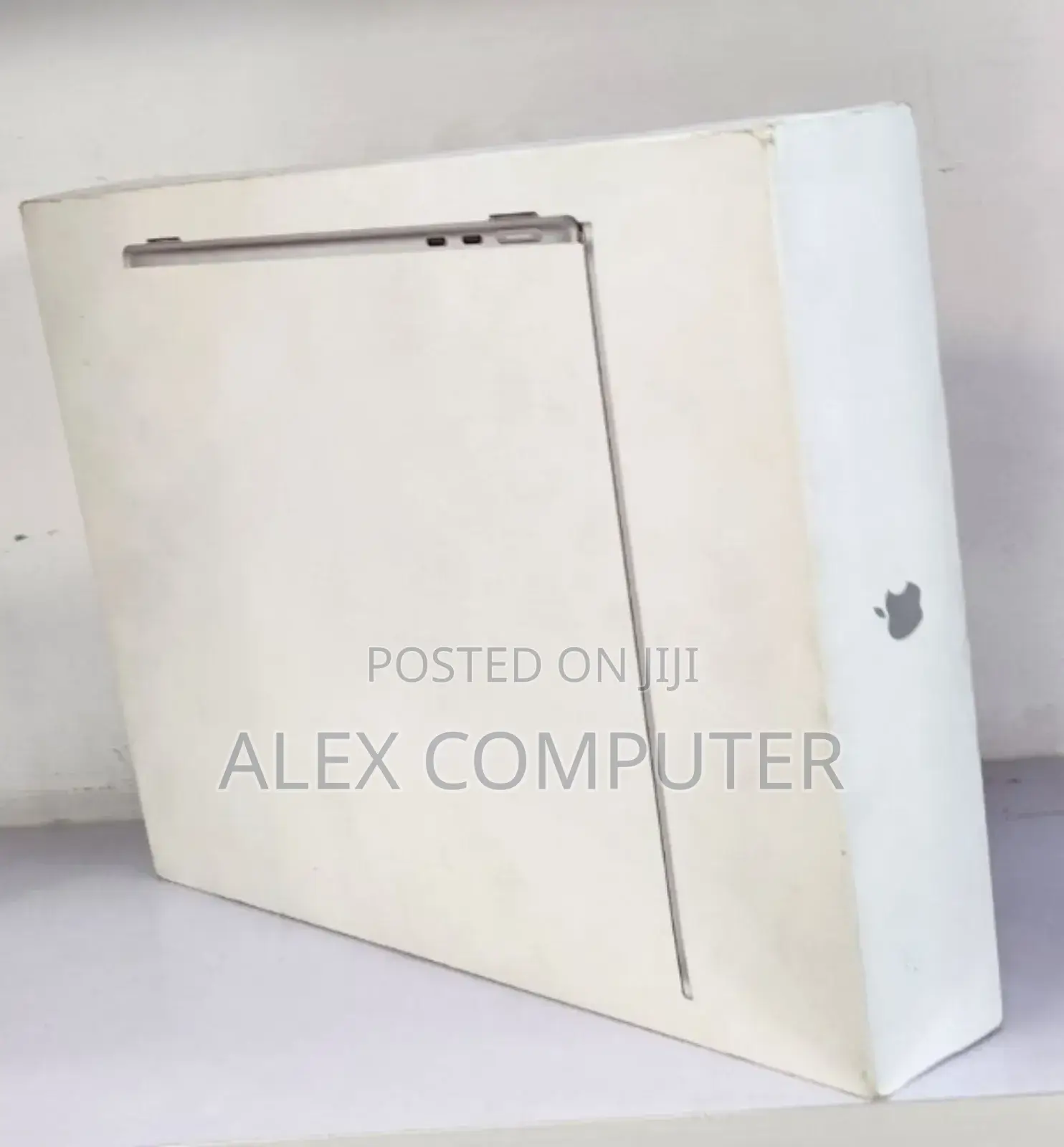 New Laptop Apple MacBook Air 2025 M4 13-Inch 16GB Apple M4 SSD 256GB