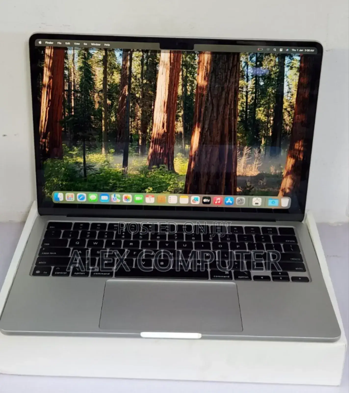 New Laptop Apple MacBook Air 2025 M4 13-Inch 16GB Apple M4 SSD 256GB