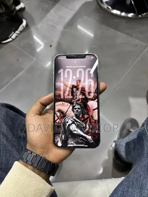 Photo - Apple iPhone 12 Pro Max 128 GB Gold