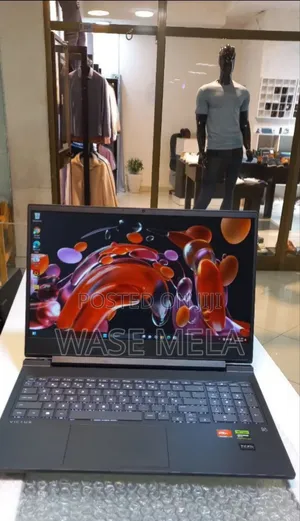New Laptop HP Victus 15 16GB AMD Ryzen 7 SSD 1T