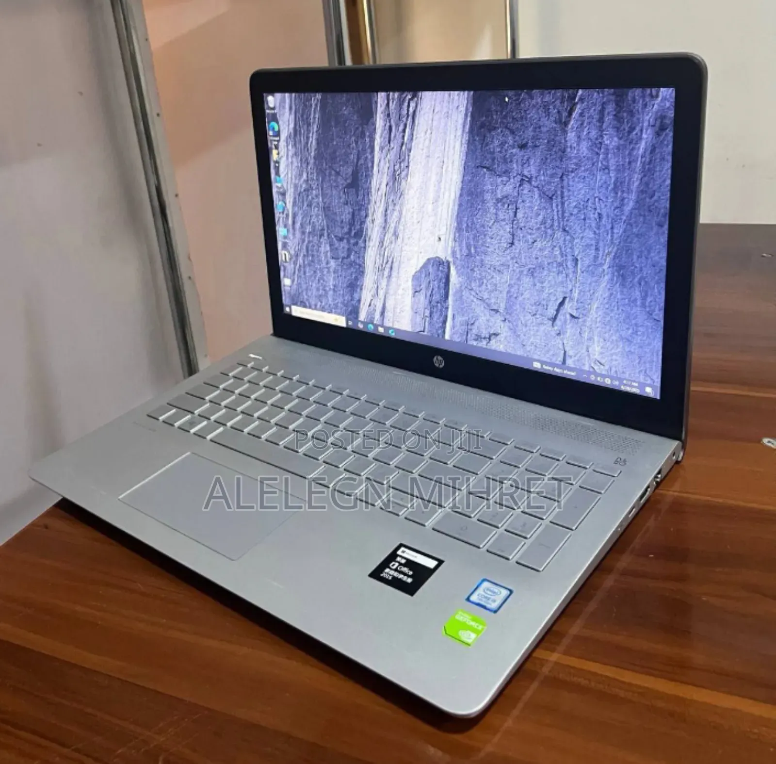 New Laptop HP Pavilion 15 8GB Intel Core I5 SSHD (Hybrid) 500GB