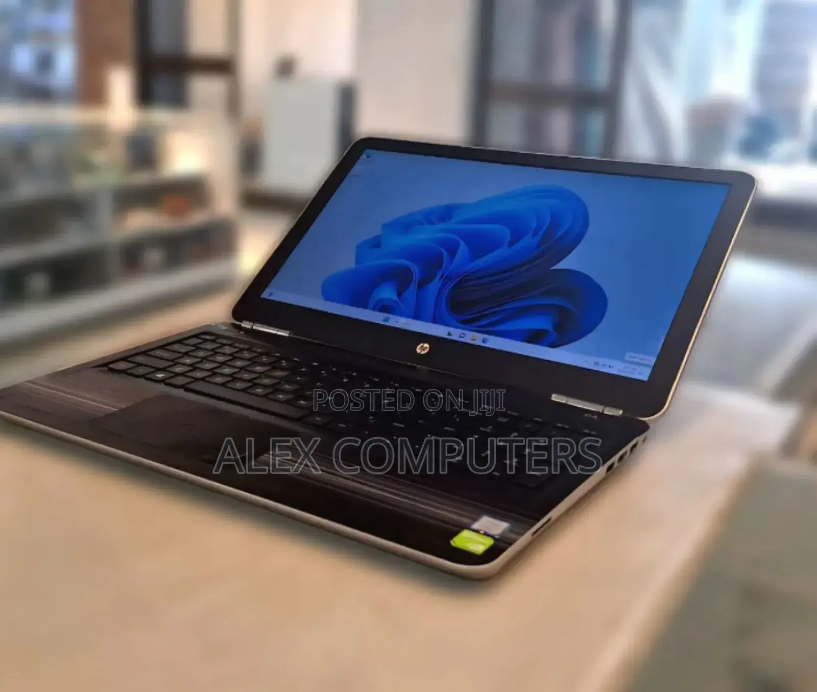 New Laptop HP Pavilion 15 8GB Intel Core I7 SSD 256GB