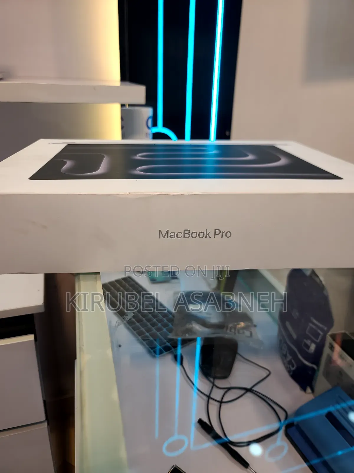 New Apple MacBook Pro 2024 M4 Max 16-Inch 24GB Apple M4 Pro SSD 512GB