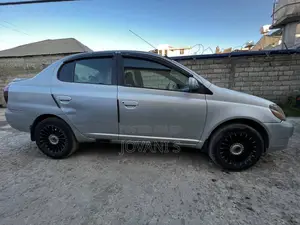 Toyota Platz 1.0 FWD 2002 Silver