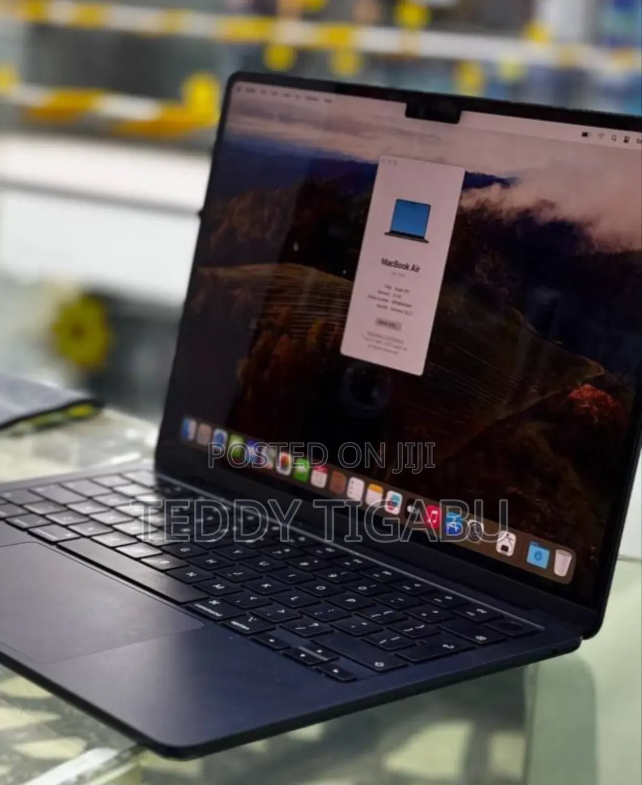 New Laptop Apple MacBook Air 2022 M2 8GB Apple M2 SSD 256GB