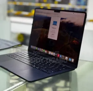 New Laptop Apple MacBook Air 2022 M2 8GB Apple M2 SSD 256GB