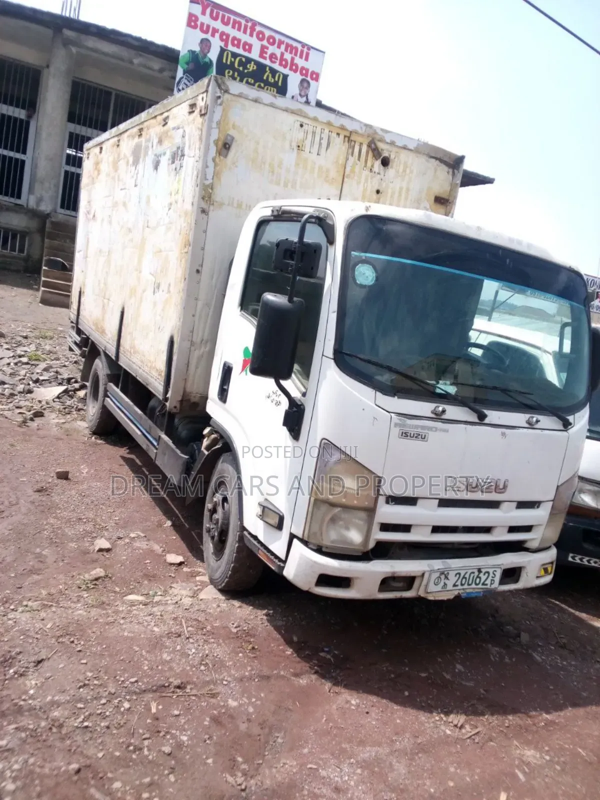 Isuzu Obama 2010/11 Bank Option