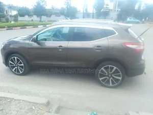 Nissan Qashqai 2017 Pink