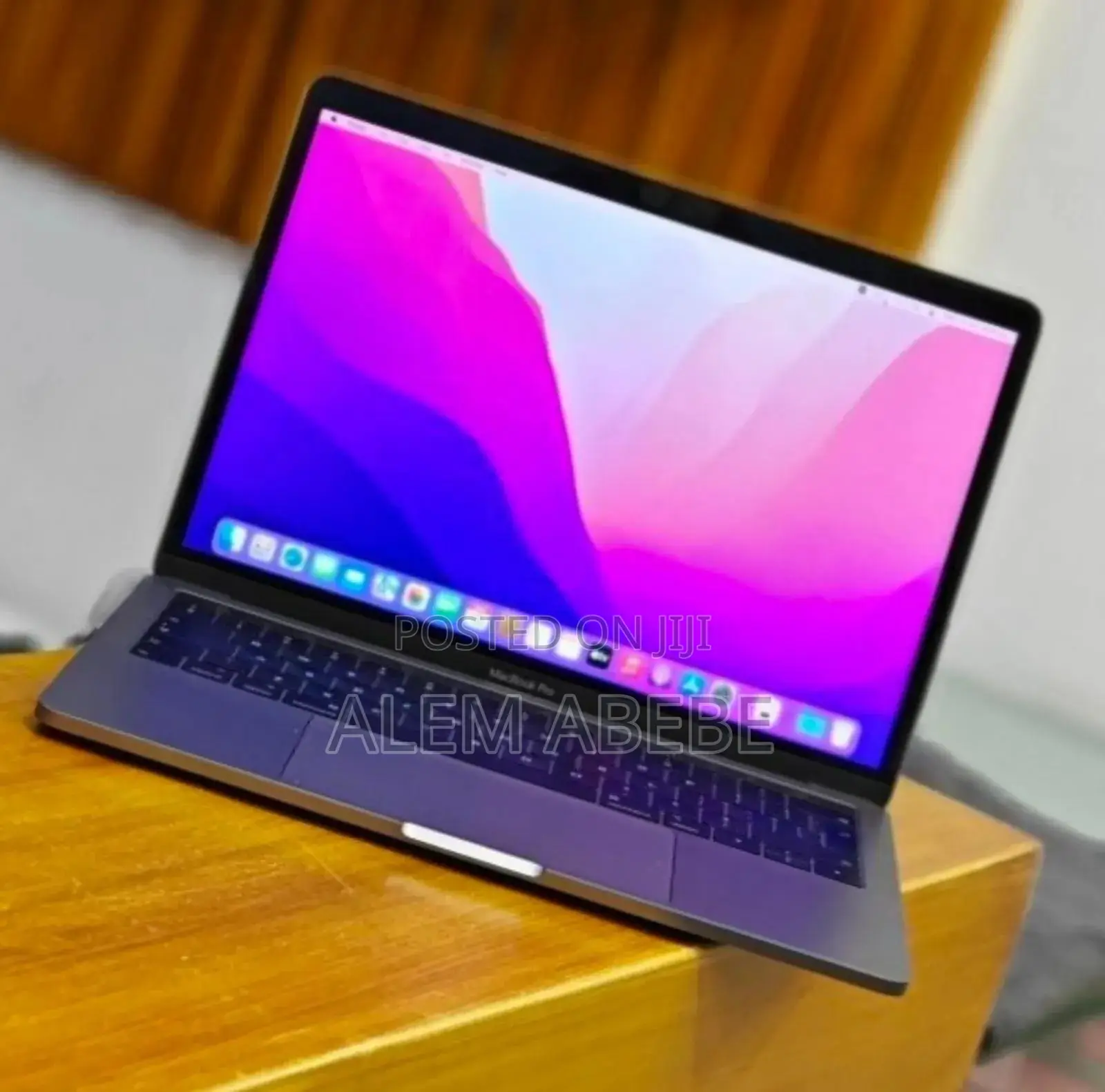 New Laptop Apple MacBook Pro 2019 16GB Intel Core I5 SSD 256GB
