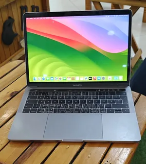 New Laptop Apple MacBook Pro 2019 16GB Intel Core I5 SSD 256GB