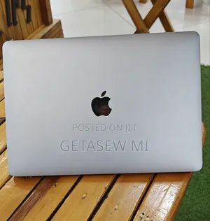 New Laptop Apple MacBook Pro 2019 16GB Intel Core I5 SSD 256GB