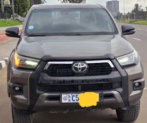 Toyota Hilux 2022 Gray