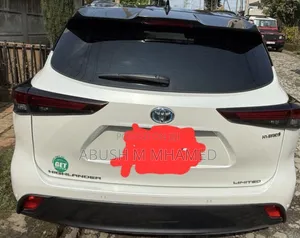 Toyota Highlander Hybrid 2024 White