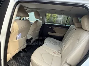 Toyota Highlander Hybrid 2024 White