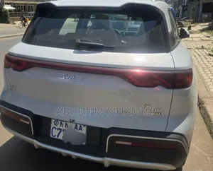 BYD Yuan Up 2025 Silver