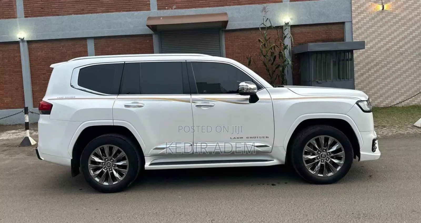 Toyota Land Cruiser 2023 White