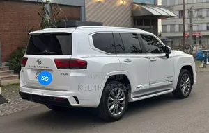 Toyota Land Cruiser 2023 White