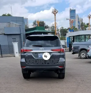 Toyota 4-Runner 2022 Gray