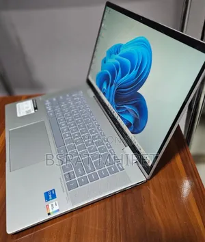 New Laptop HP Envy X360 8GB Intel Core I5 SSD 512GB