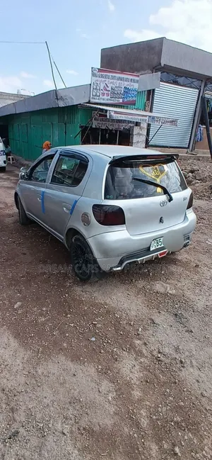 Toyota Vitz 2001 Silver