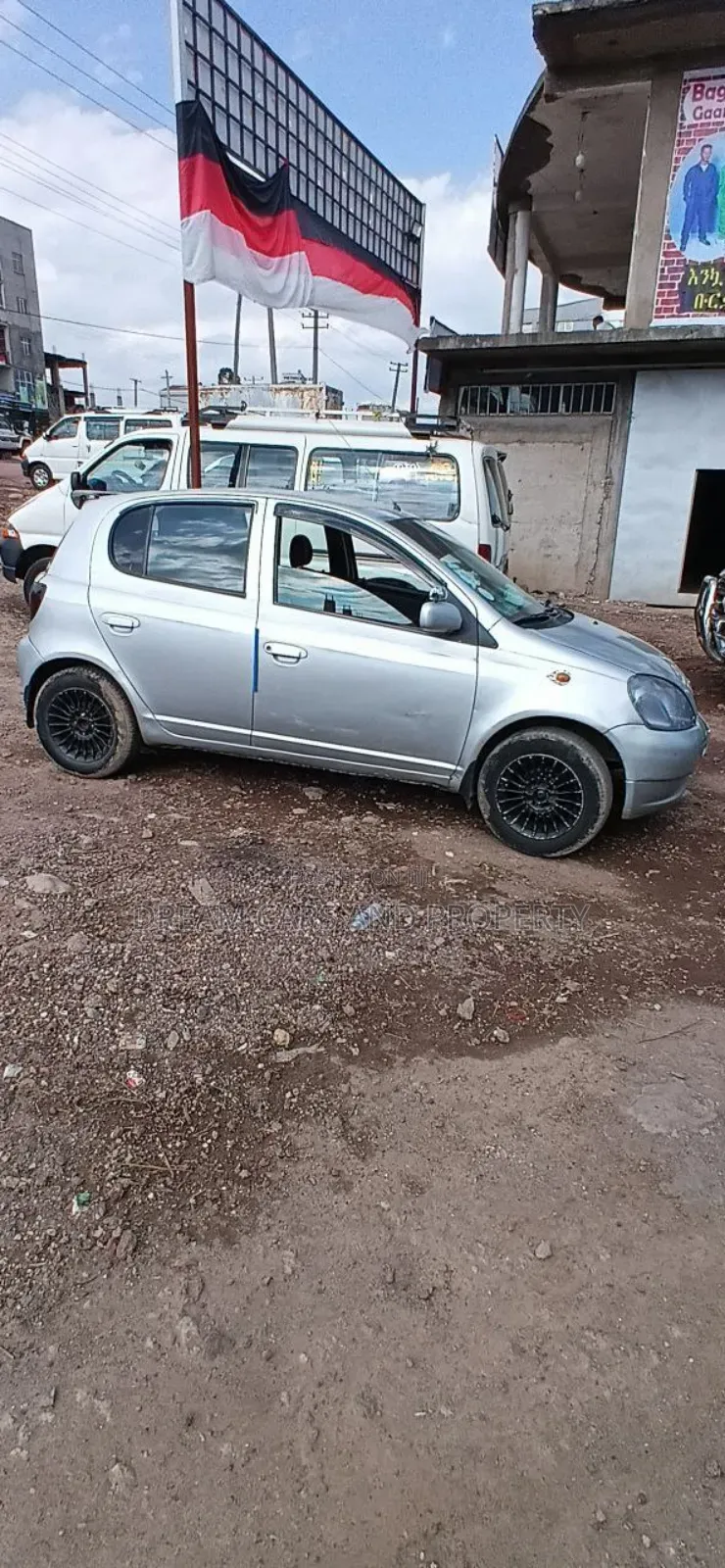 Toyota Vitz 2001 Silver