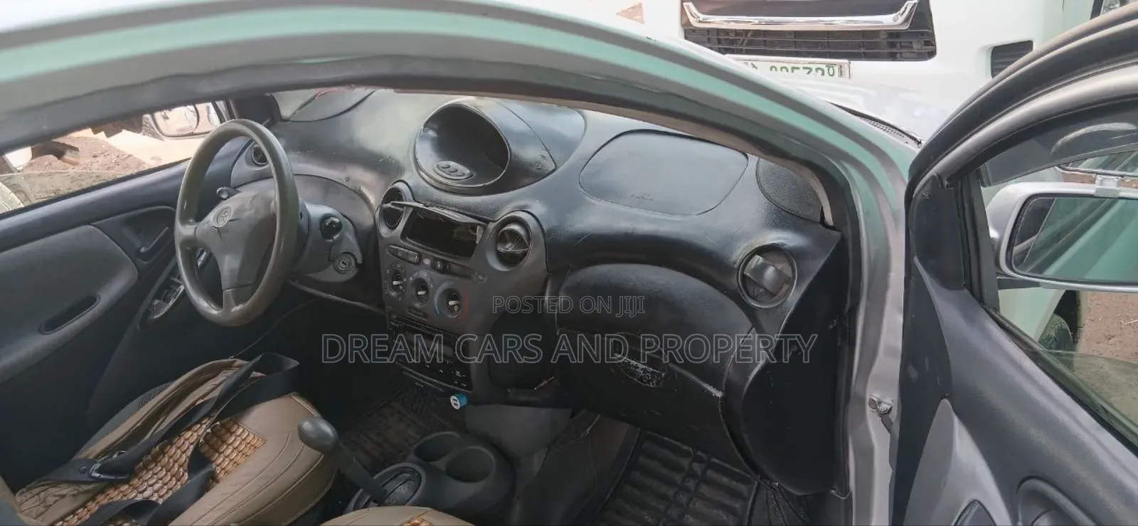 Toyota Vitz 2001 Silver