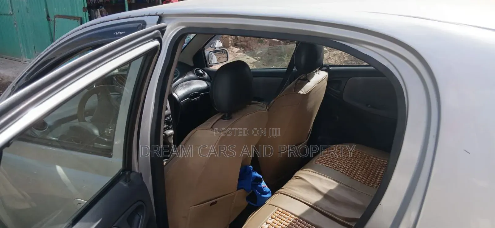 Toyota Vitz 2001 Silver