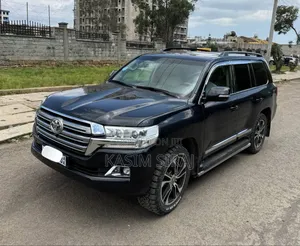 Photo - Toyota Land Cruiser 4.5 V8 GX-R 2014 Black