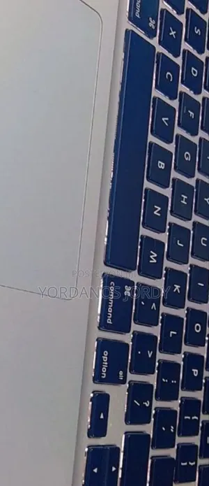 New Laptop Apple MacBook Pro 2012 4GB Intel Core I5 HDD 500GB