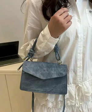 Photo - Women's Solid Denim Leather Square Bag With Adjustable Strap