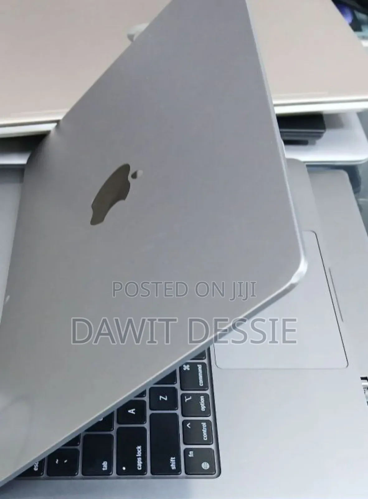 New Laptop Apple MacBook Air 2022 M2 8GB Apple M2 SSD 256GB