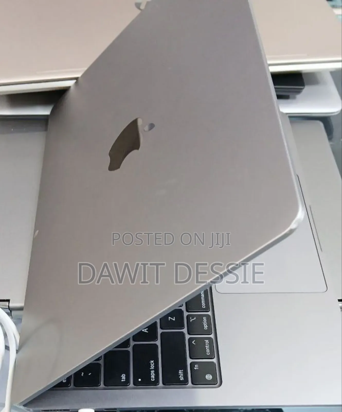 New Laptop Apple MacBook Air 2022 M2 8GB Apple M2 SSD 256GB