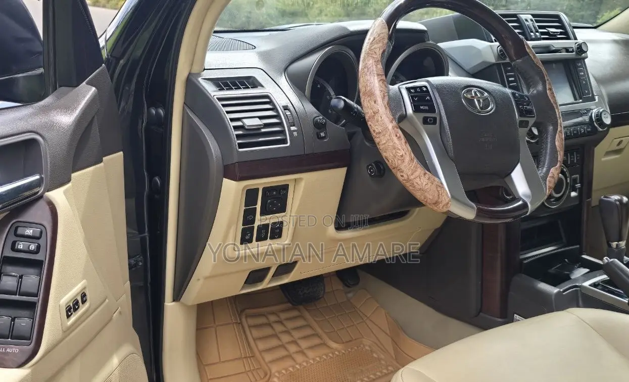 Toyota Land Cruiser Prado 2016 Gray