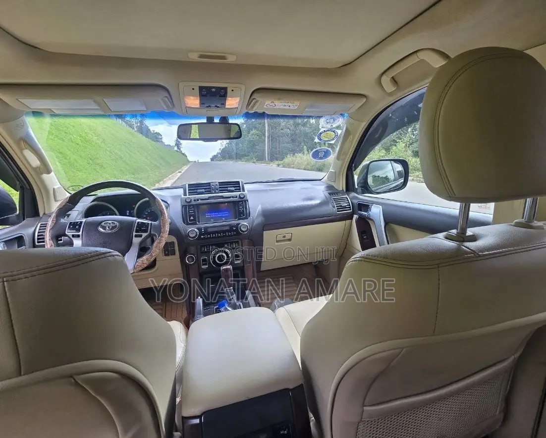 Toyota Land Cruiser Prado 2016 Gray