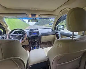 Toyota Land Cruiser Prado 2016 Gray