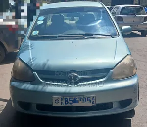 Photo - Toyota Platz 2005 Blue
