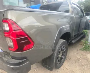 Toyota Hilux 2021 Gray