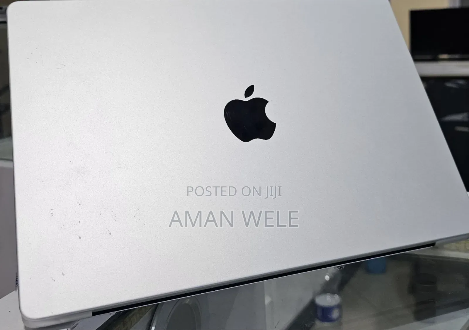 New Laptop Apple MacBook Pro 2024 M3 14-Inch 8GB Apple M3 Pro SSD 512GB