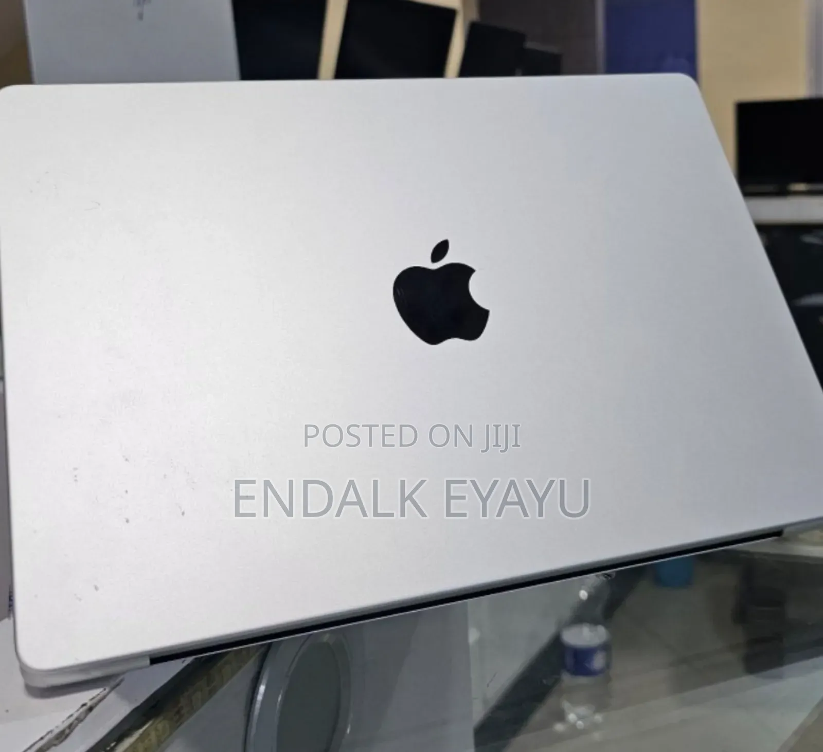 New Laptop Apple MacBook Pro 2023 M3 14-Inch 8GB Apple M3 Pro SSD 512GB