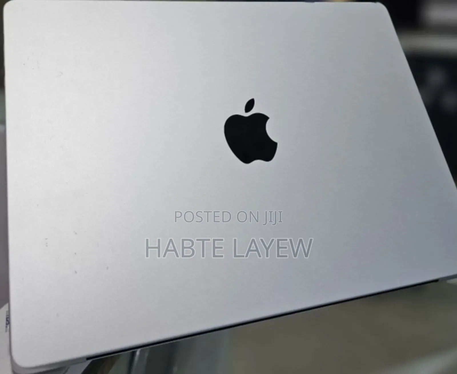 New Laptop Apple MacBook Pro 8GB Apple M3 SSD 256GB