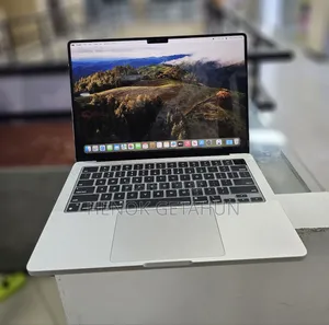 New Laptop Apple MacBook Pro 2019 8GB SSD 512GB