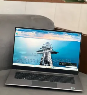 New Laptop HP ZBook 14u G5 16GB Intel Core I9 SSD 512GB